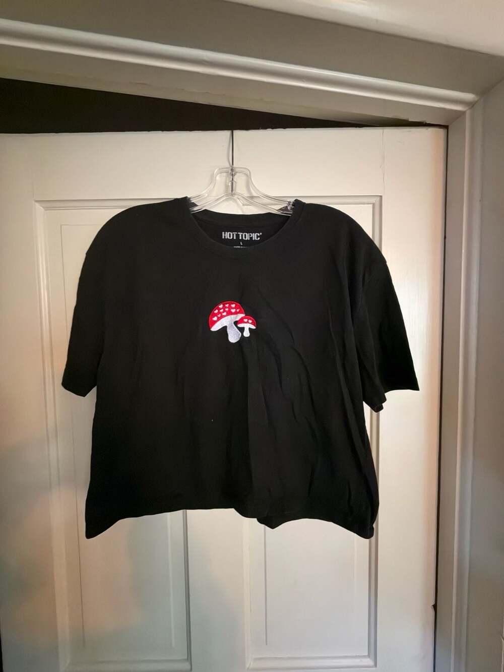 Hot Topic Mushroom Crop T-Shirt Size L Black Heart Graphic Tee